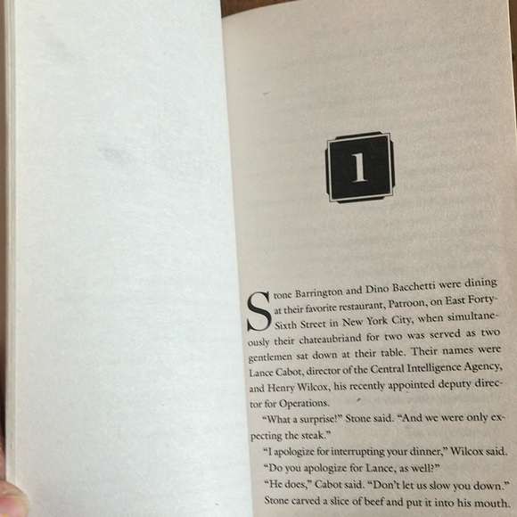 Books: Stuart Woods 2 novel Set - Black Dog & A Safe House - Picture 8 of 8